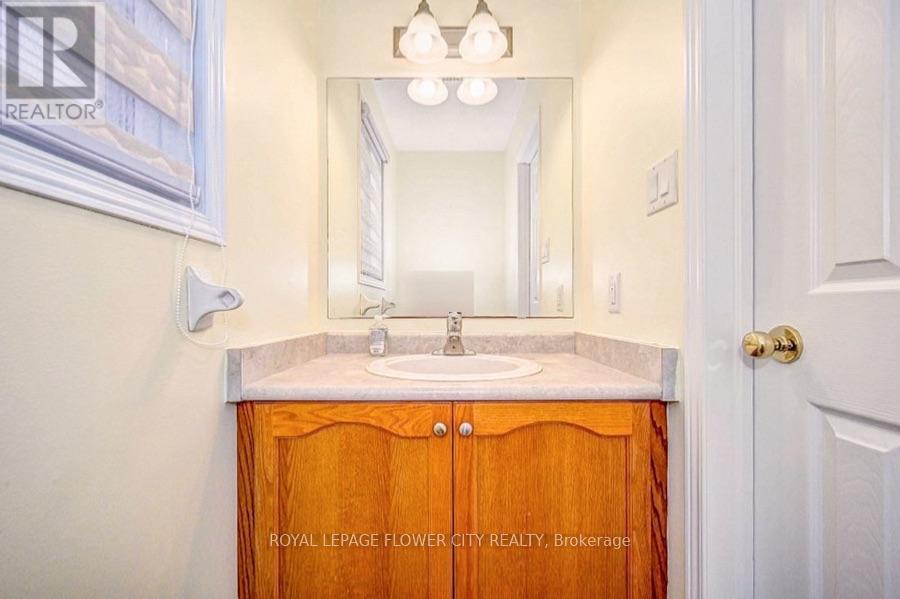 419 Tealby Crescent Property Photo 9