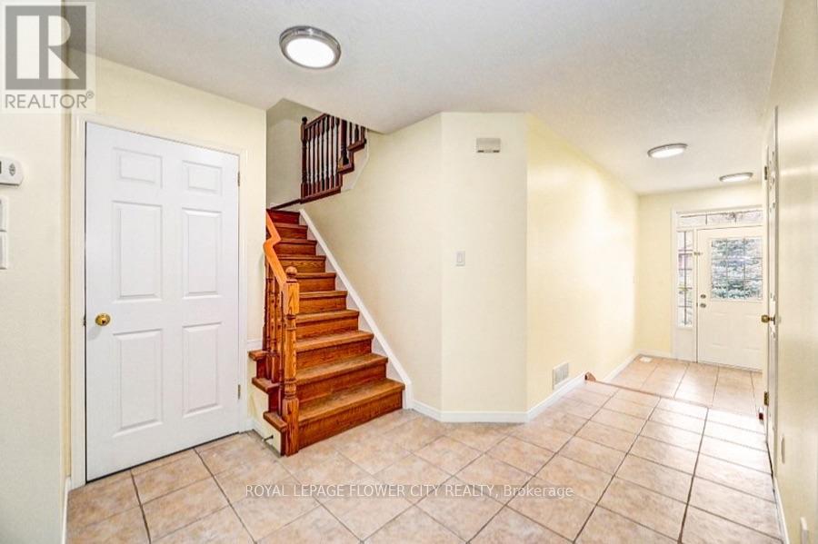 419 Tealby Crescent Property Photo 10