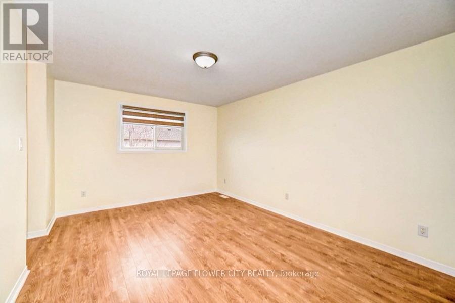 419 Tealby Crescent Property Photo 17