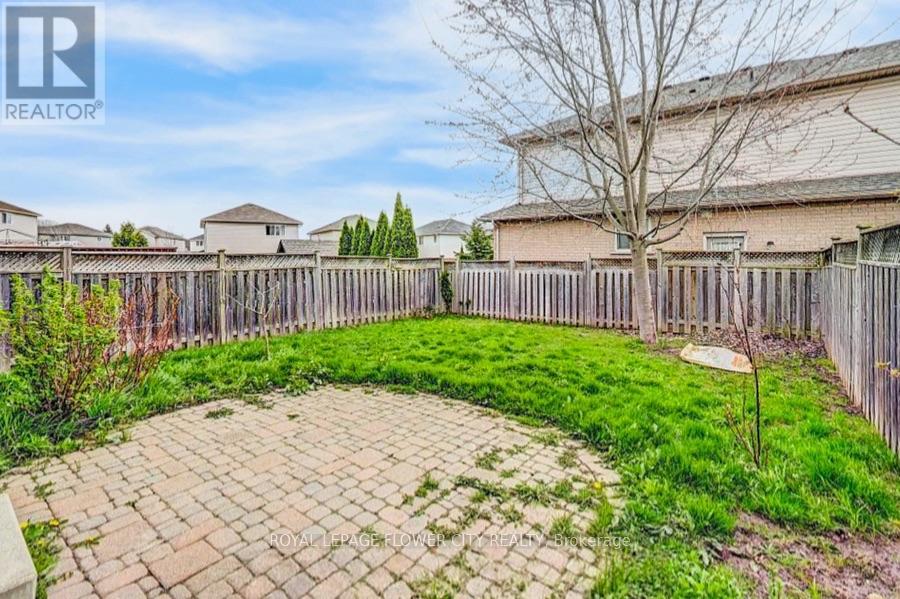 419 Tealby Crescent Property Photo 19
