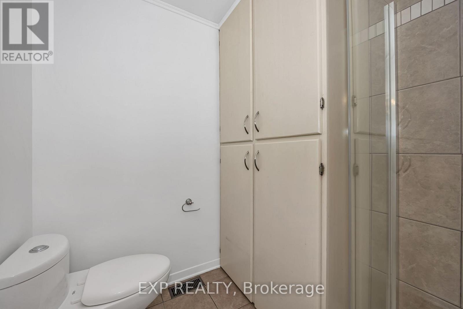 557 Glenview Road Property Photo 12