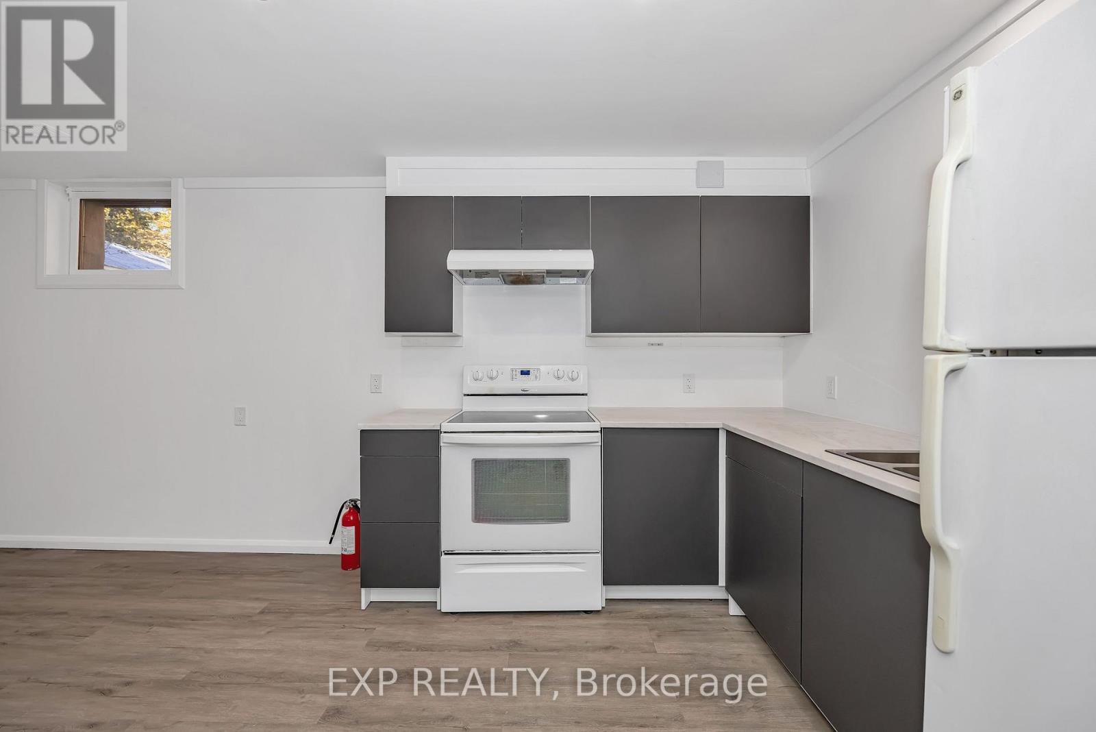 557 Glenview Road Property Photo 22