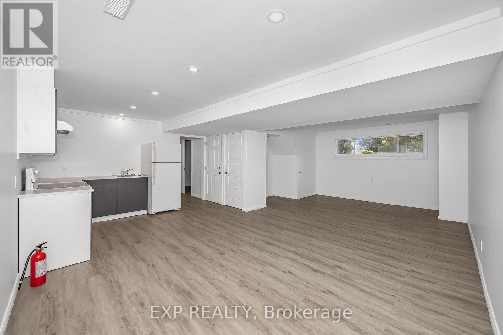 557 Glenview Road Property Photo 23