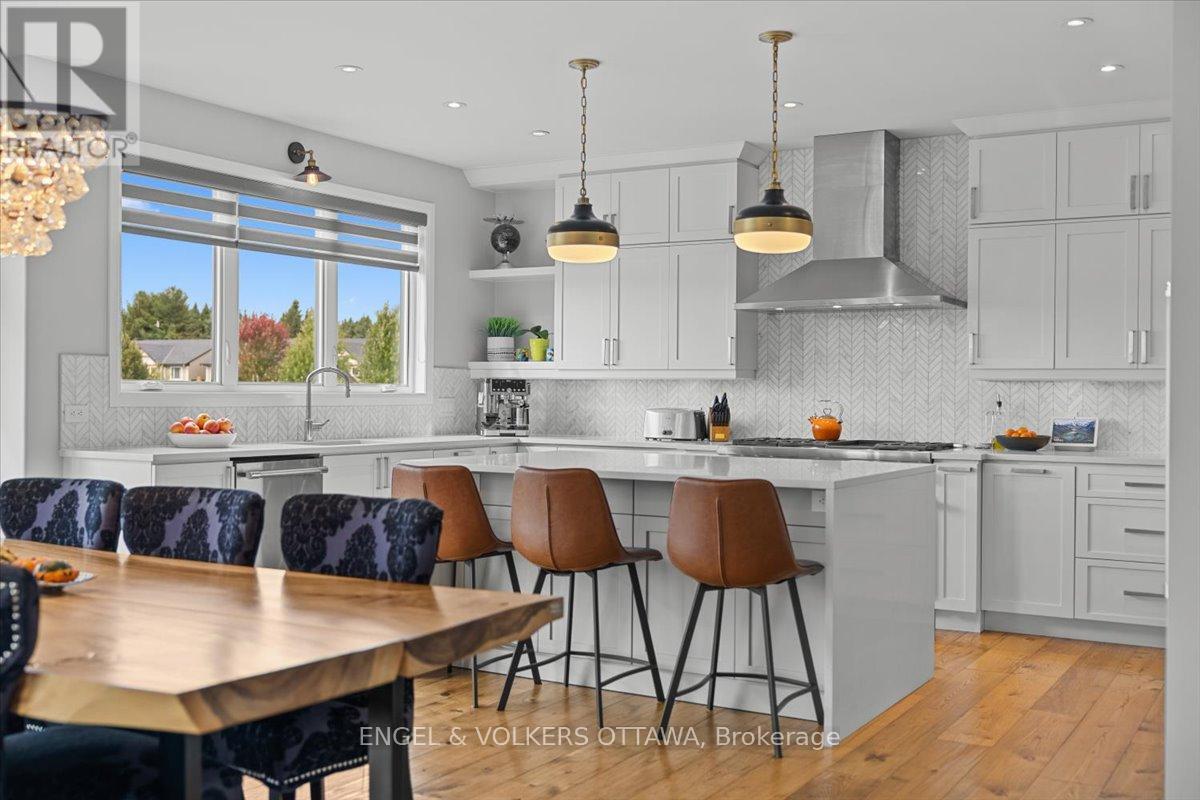 348 St-tropez Street Property Photo 16