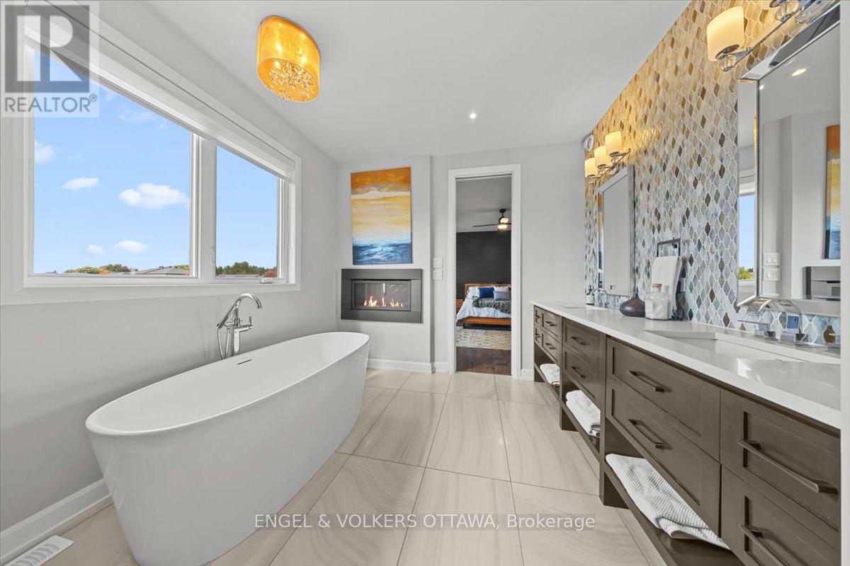 348 St-tropez Street Property Photo 26