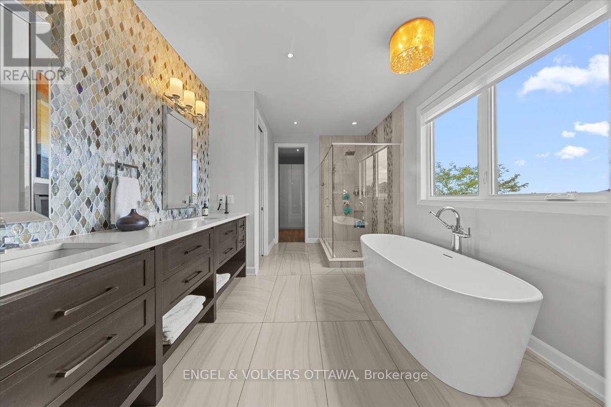 348 St-tropez Street Property Photo 27