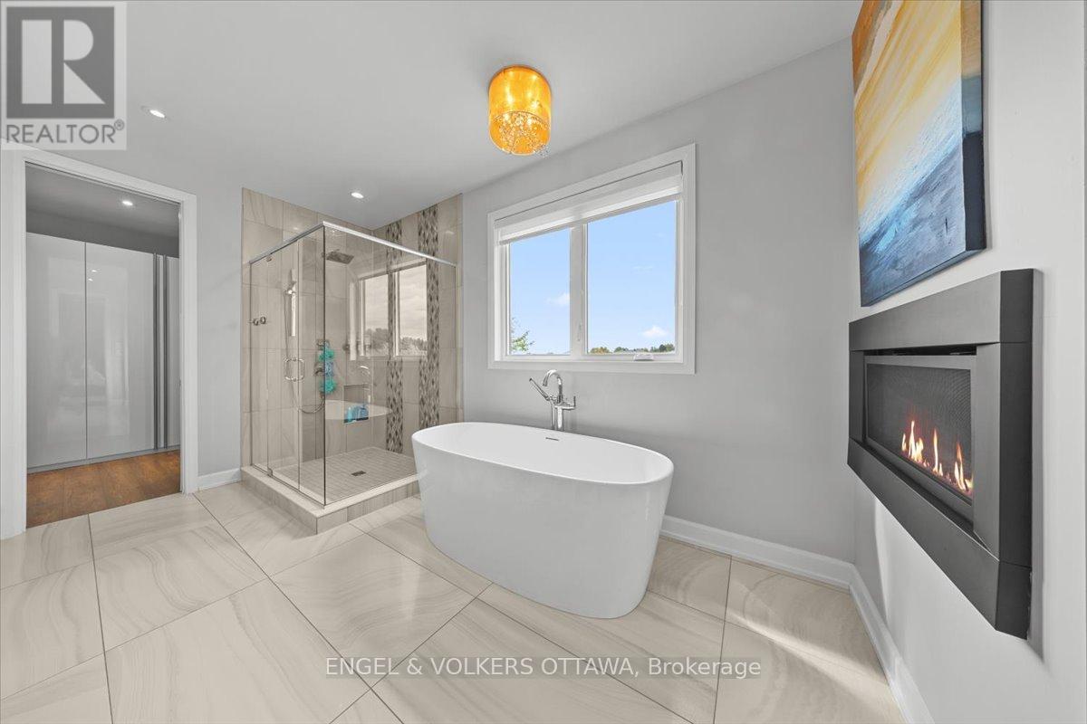348 St-tropez Street Property Photo 28