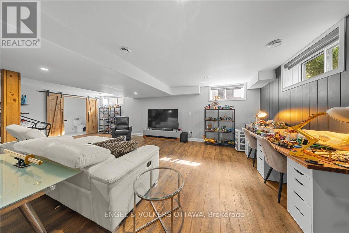348 St-tropez Street Property Photo 37
