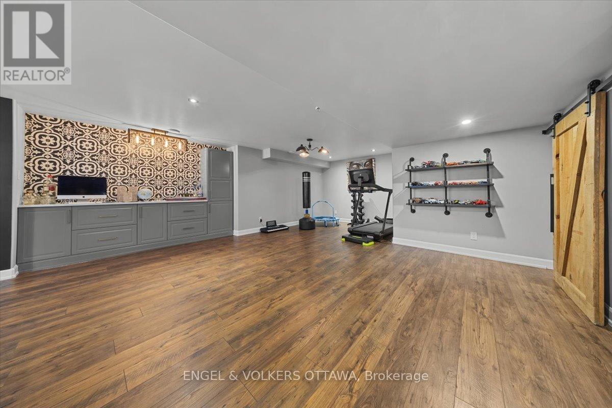 348 St-tropez Street Property Photo 38
