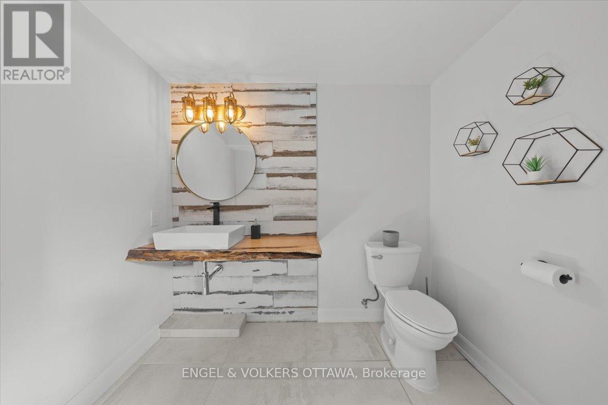 348 St-tropez Street Property Photo 40