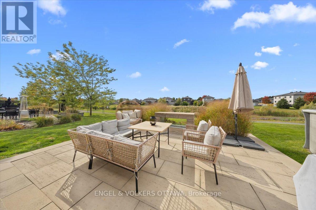 348 St-tropez Street Property Photo 42