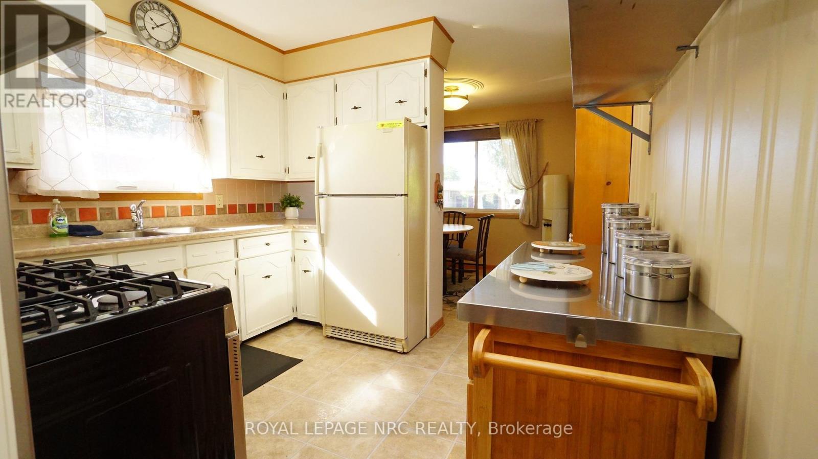 7030 Whitman Avenue Property Photo 15