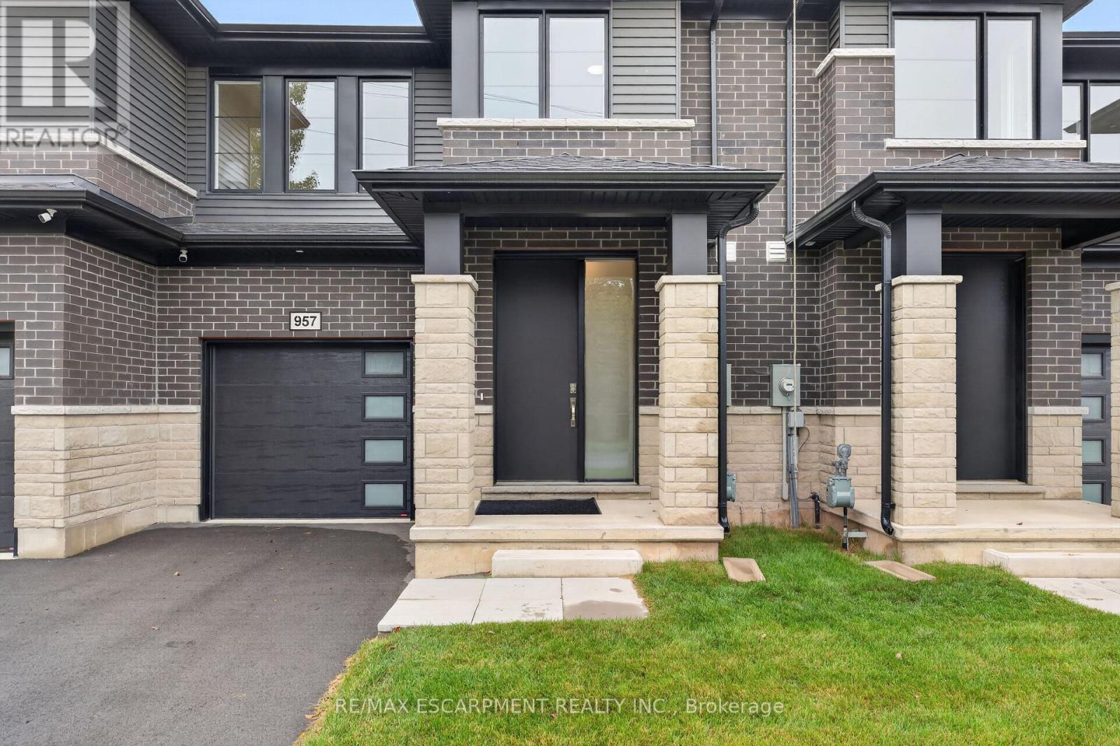 957 Clare Avenue Photo de la propriété 1