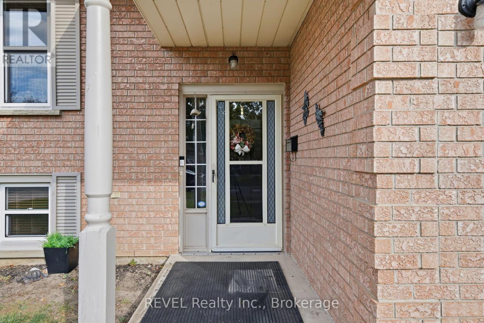 10 Michelle Drive Property Photo 4