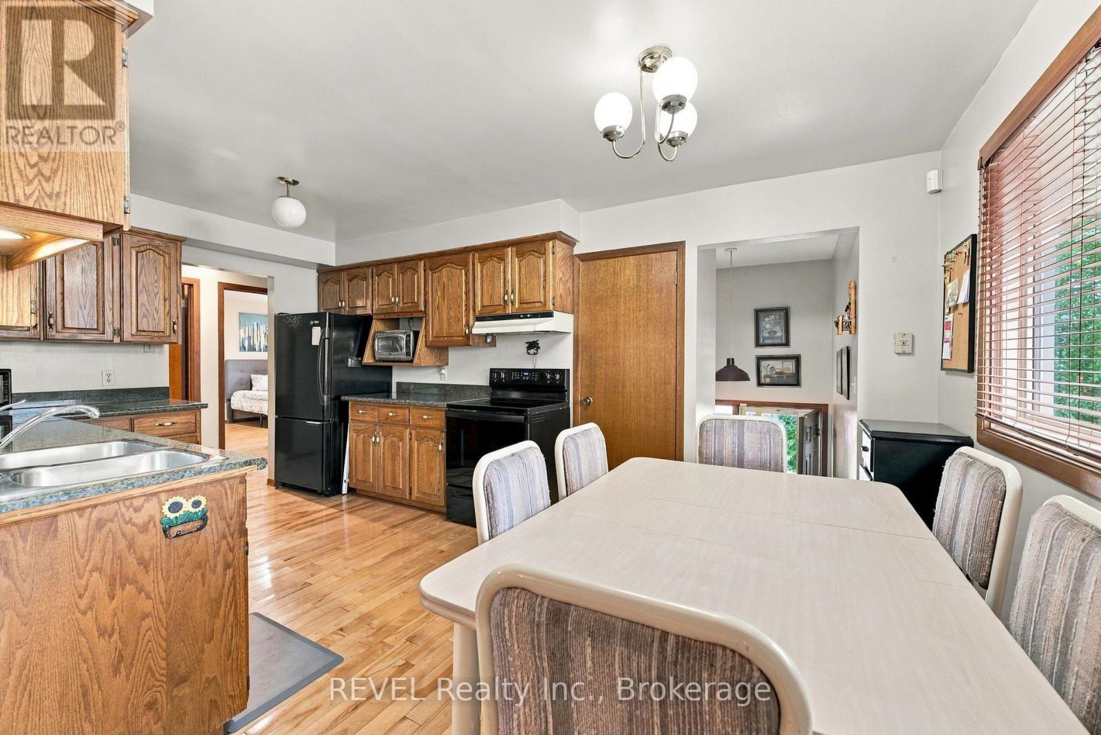 10 Michelle Drive Property Photo 16