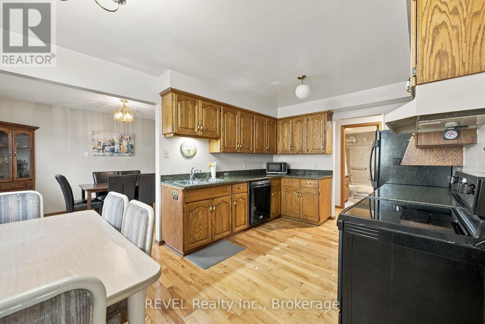 10 Michelle Drive Property Photo 17