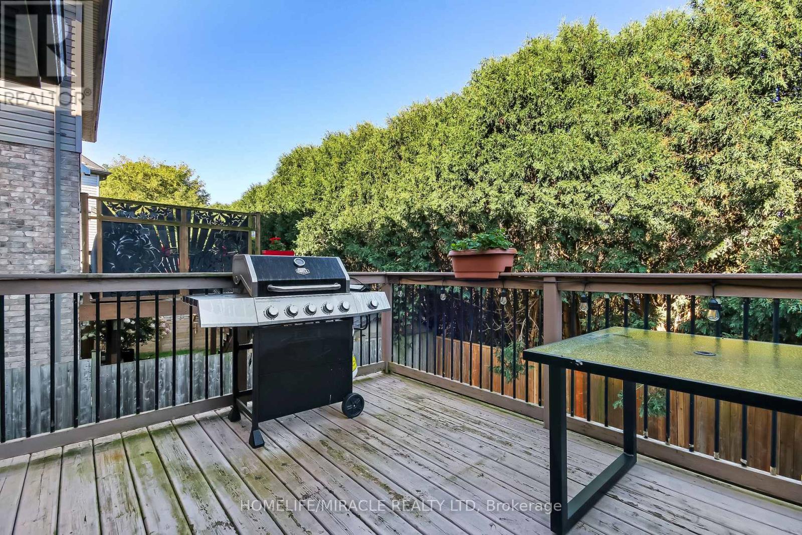 23 Willis Avenue Property Photo 22