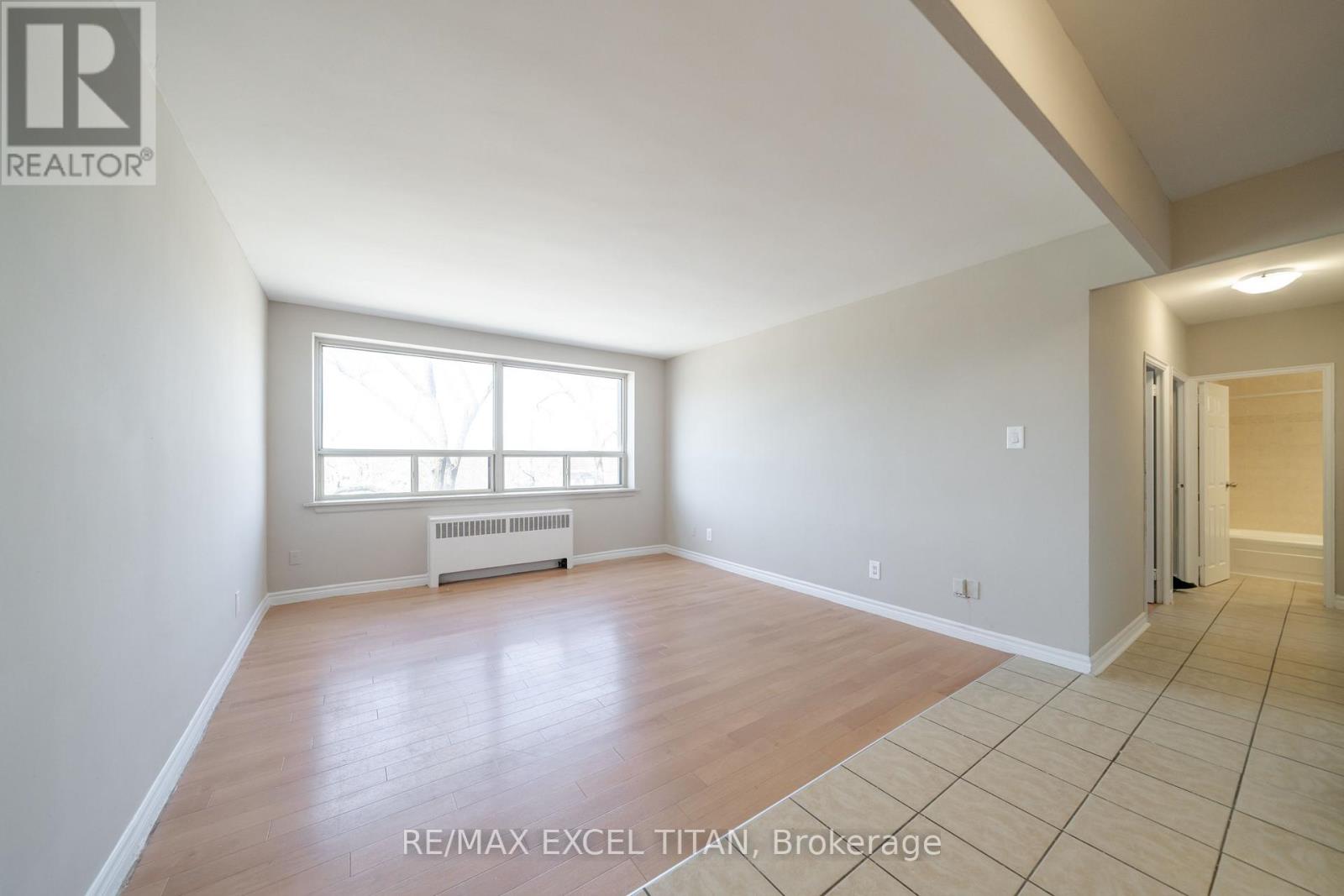 136d - 468 Ottawa Street Property Photo 3