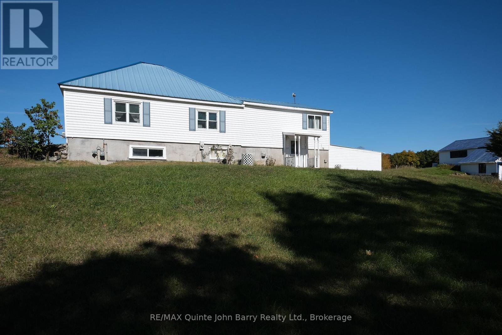 190 Downs Road Property Photo 2