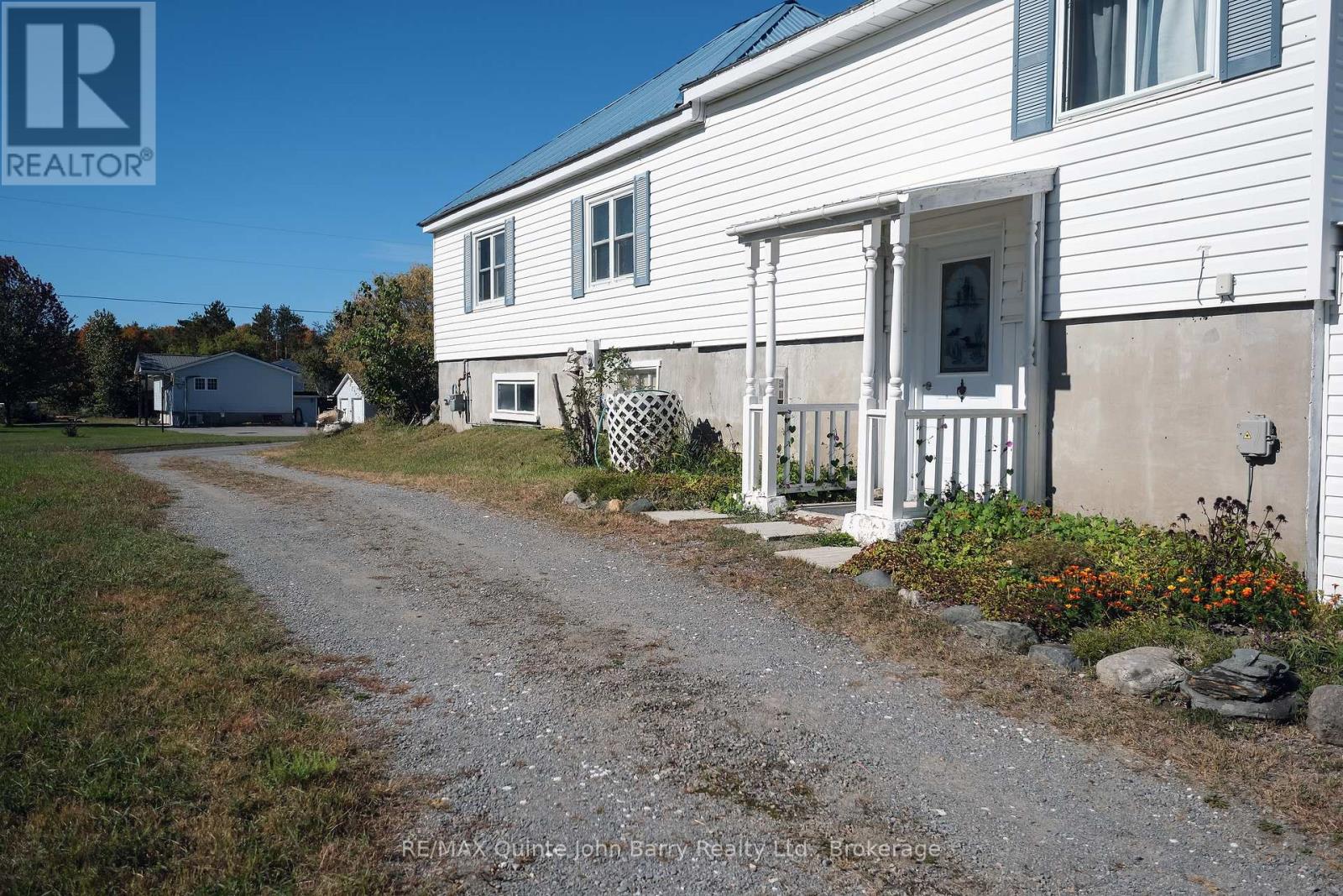 190 Downs Road Property Photo 3