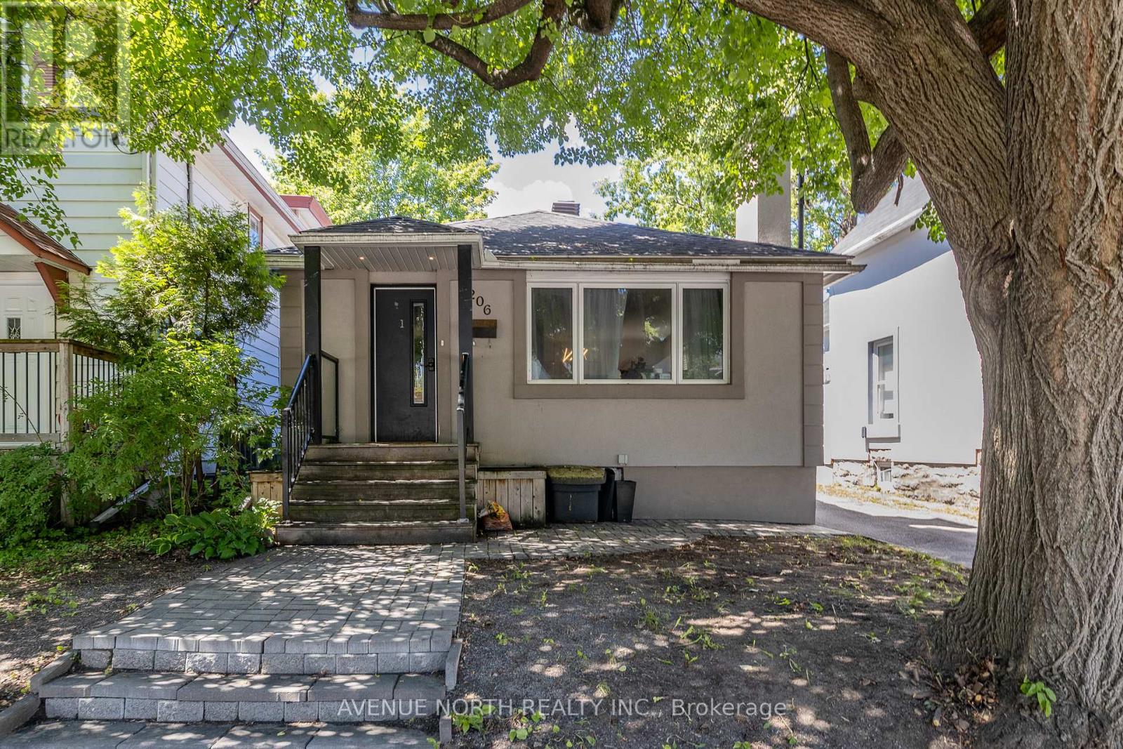 206 Blackburn Avenue Property Photo 2