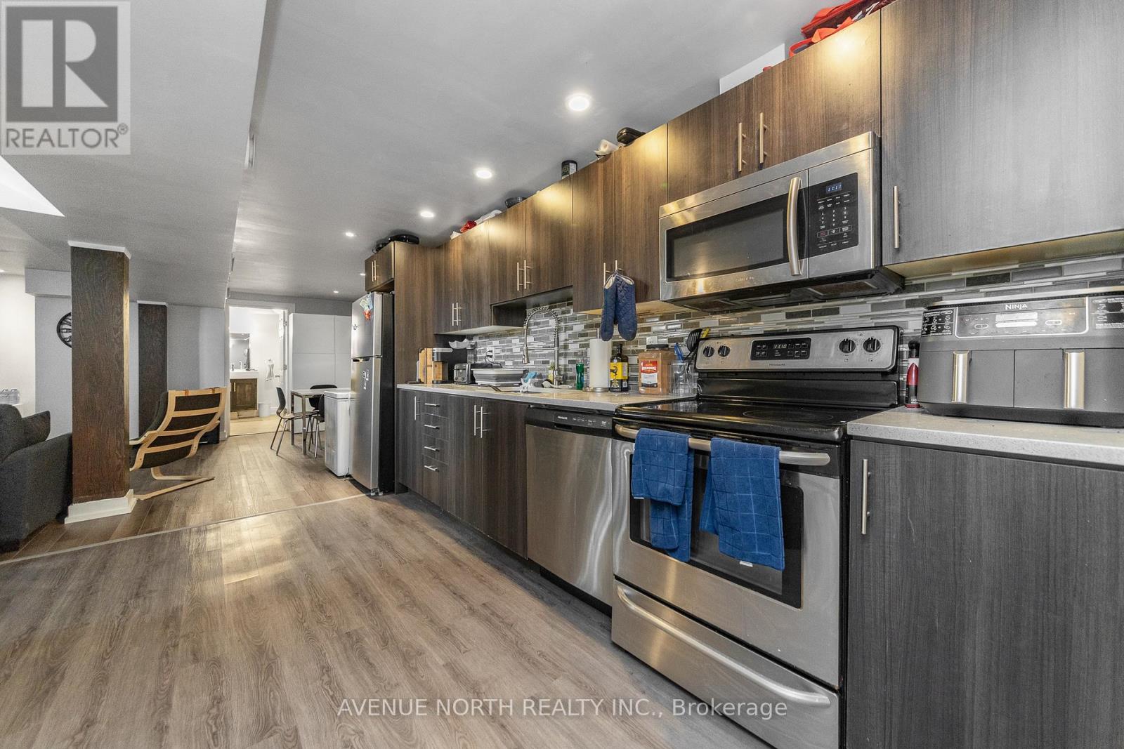 206 Blackburn Avenue Property Photo 33