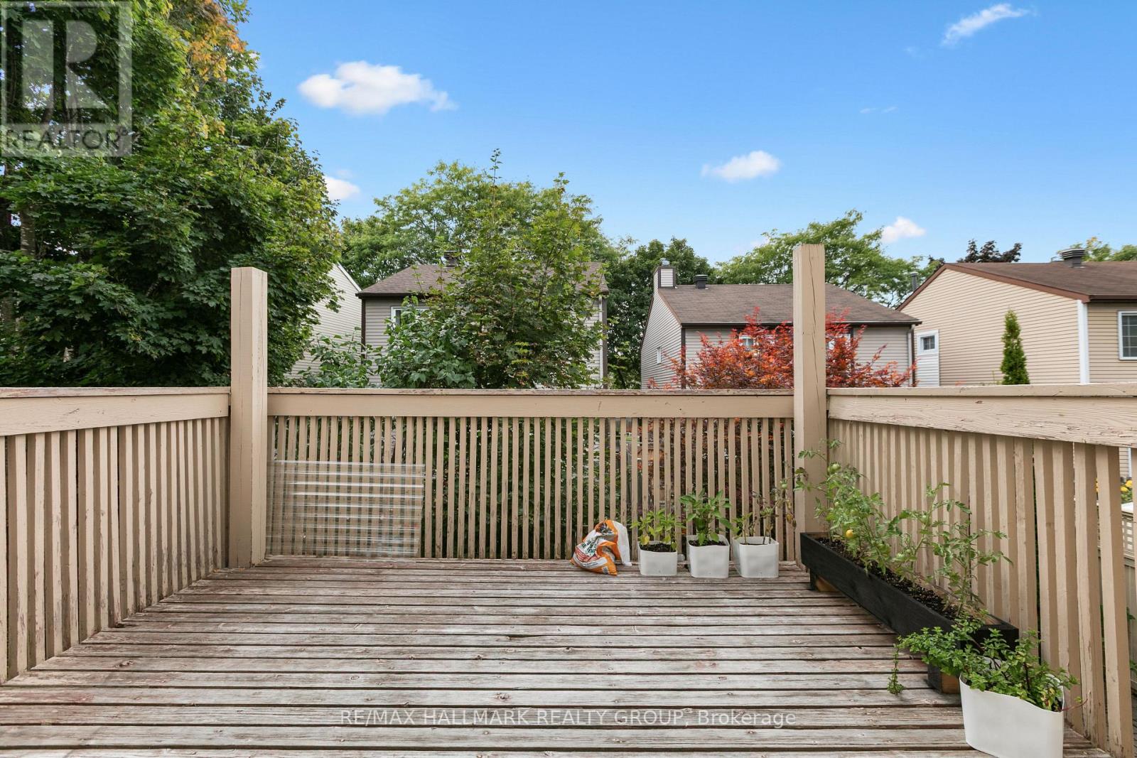 3142 Dumaurier Avenue E Property Photo 13