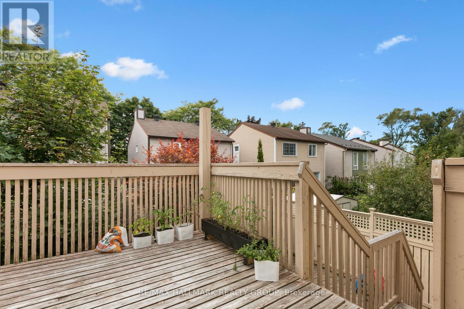 3142 Dumaurier Avenue E Property Photo 14