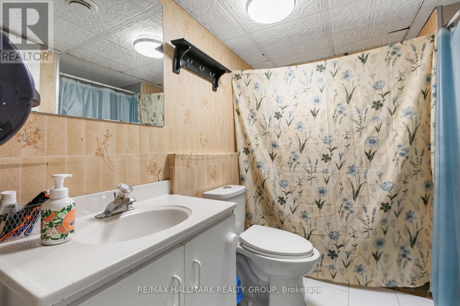 3142 Dumaurier Avenue E Property Photo 21