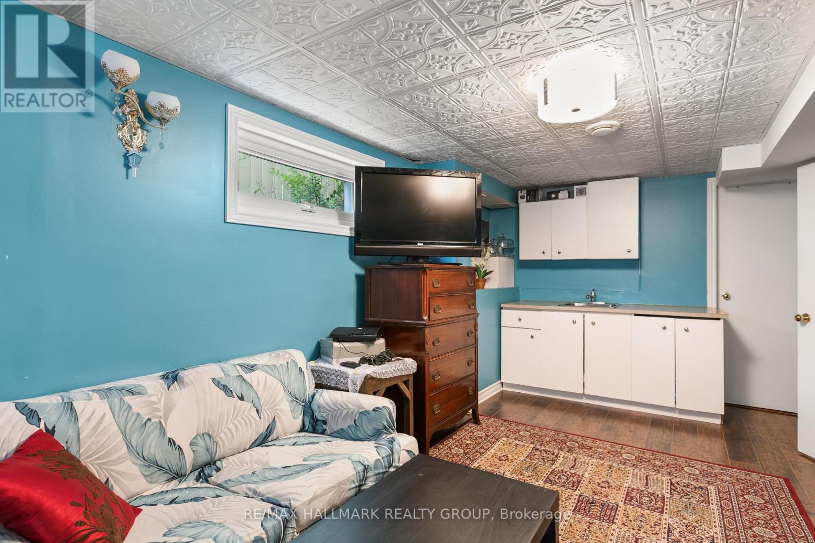 3142 Dumaurier Avenue E Property Photo 22