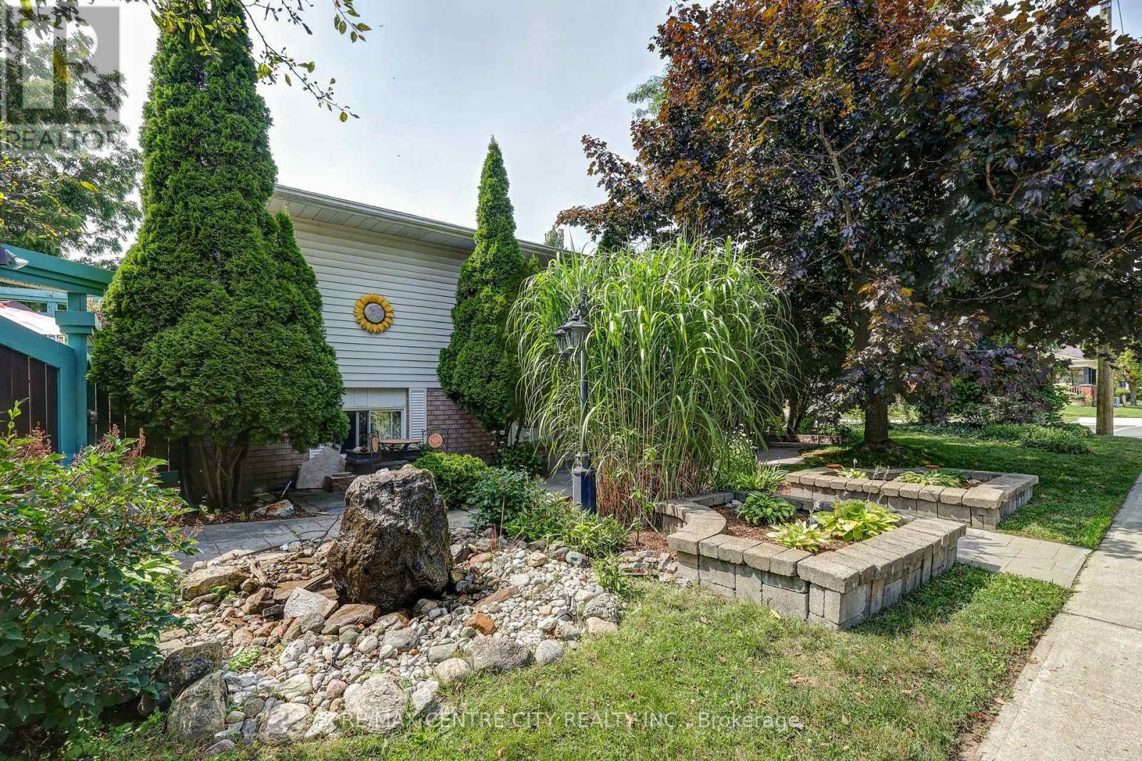 37 Fifth Avenue Property Photo 3