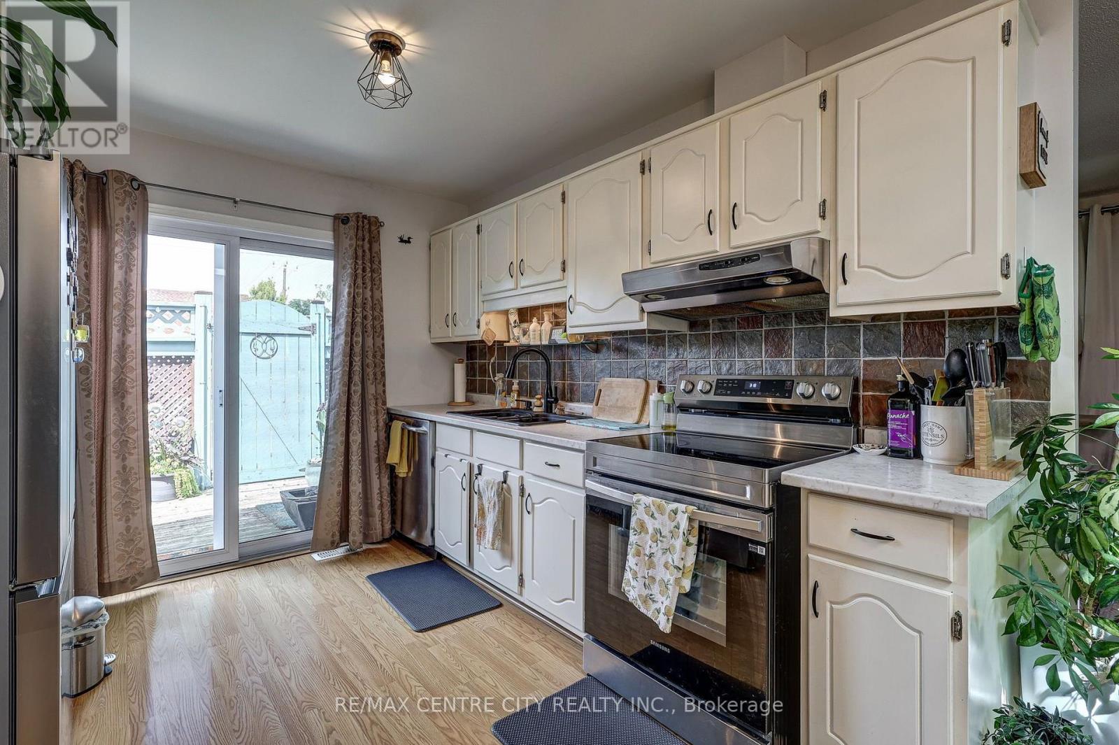 37 Fifth Avenue Property Photo 30
