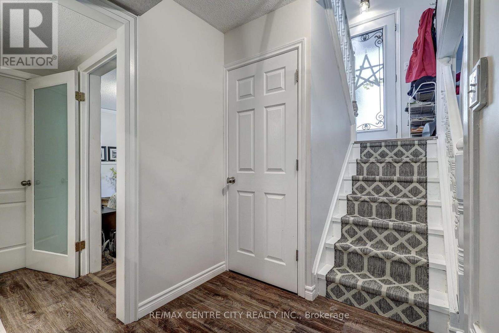 37 Fifth Avenue Property Photo 38