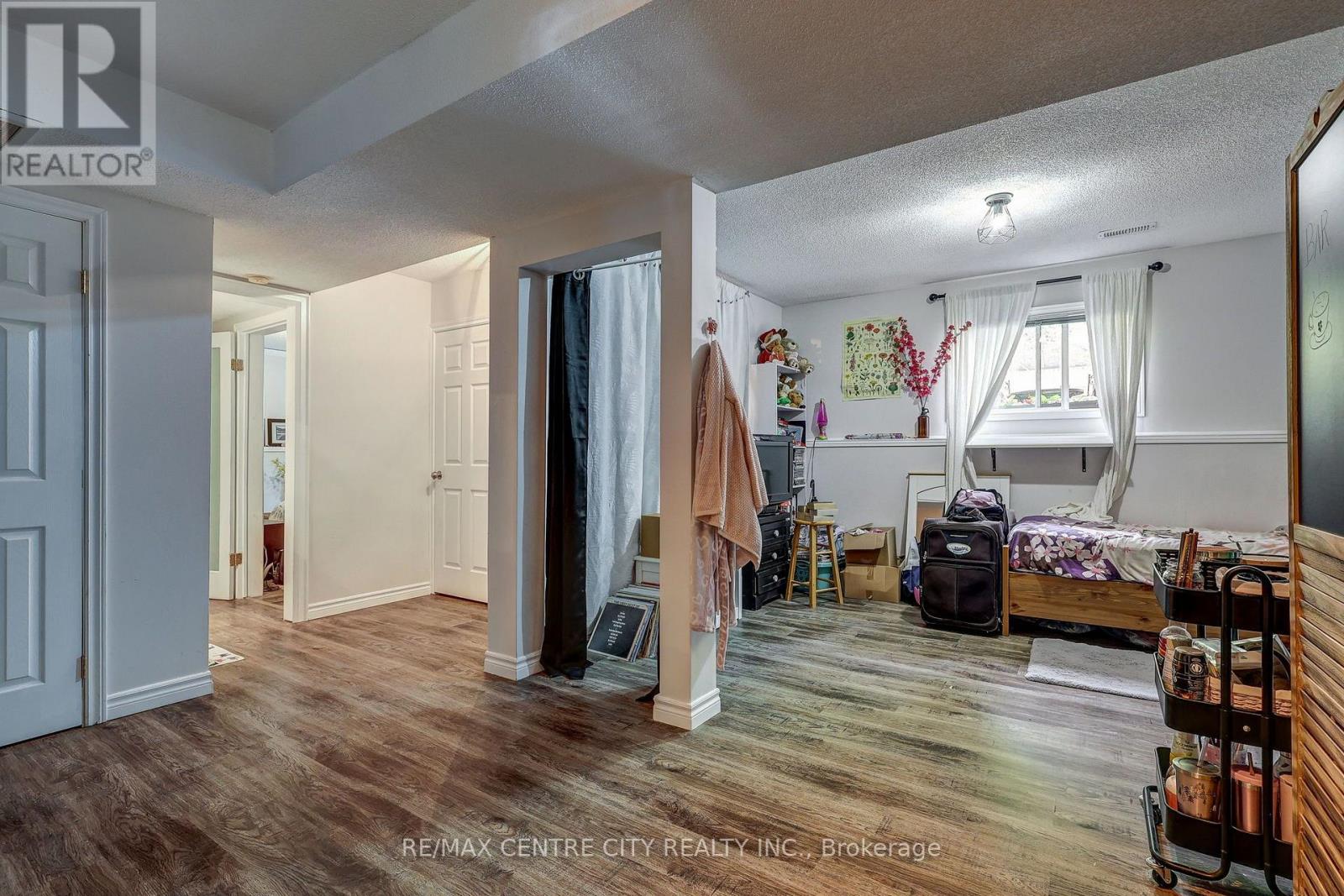 37 Fifth Avenue Property Photo 43