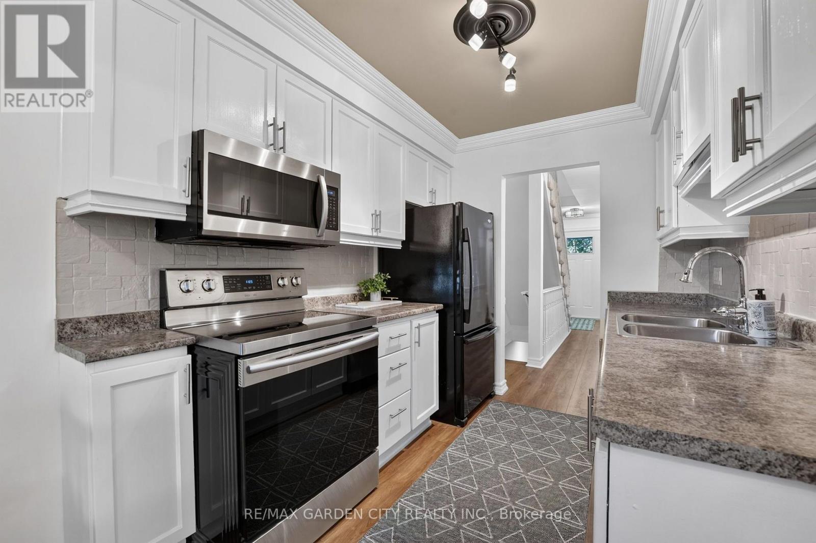 25 Walker Court Property Photo 12