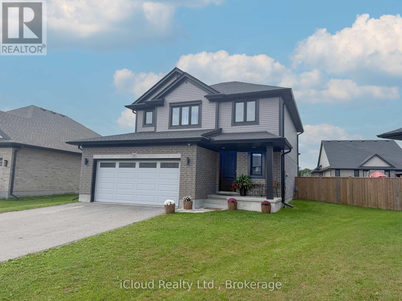 15 Curren Crescent Property Photo 2