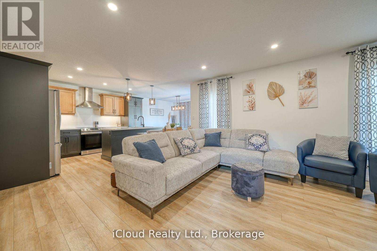 15 Curren Crescent Property Photo 3