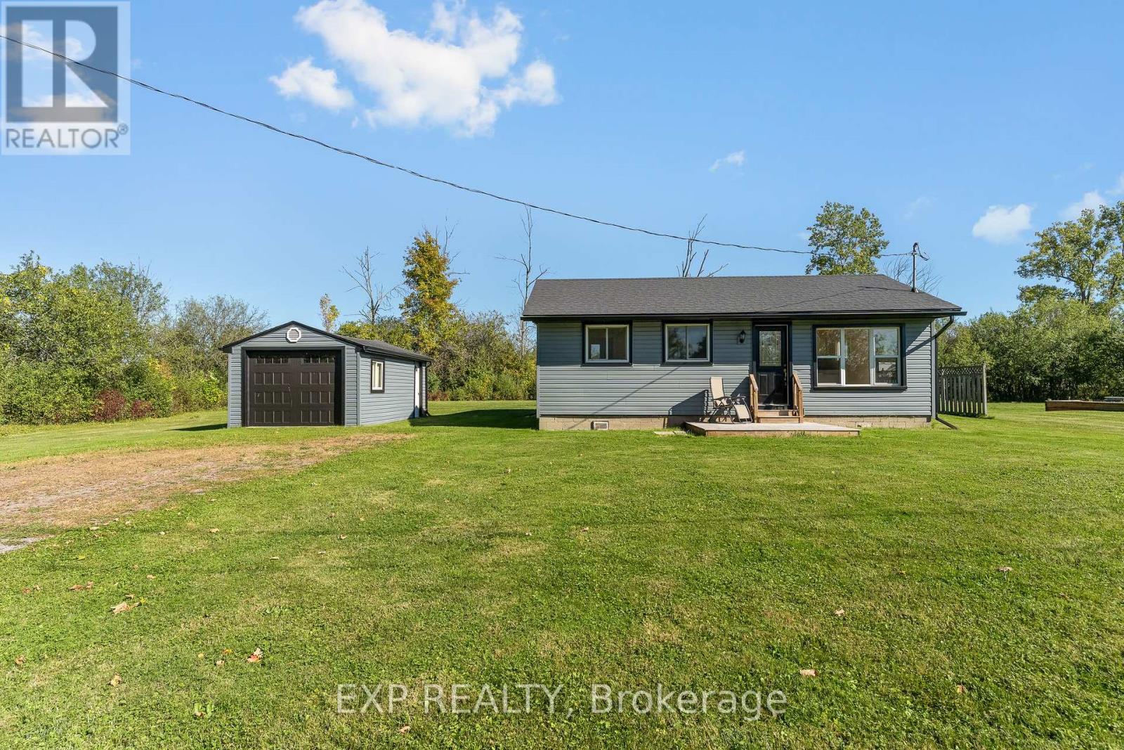 412 Windmill Point Road N Property Photo 1
