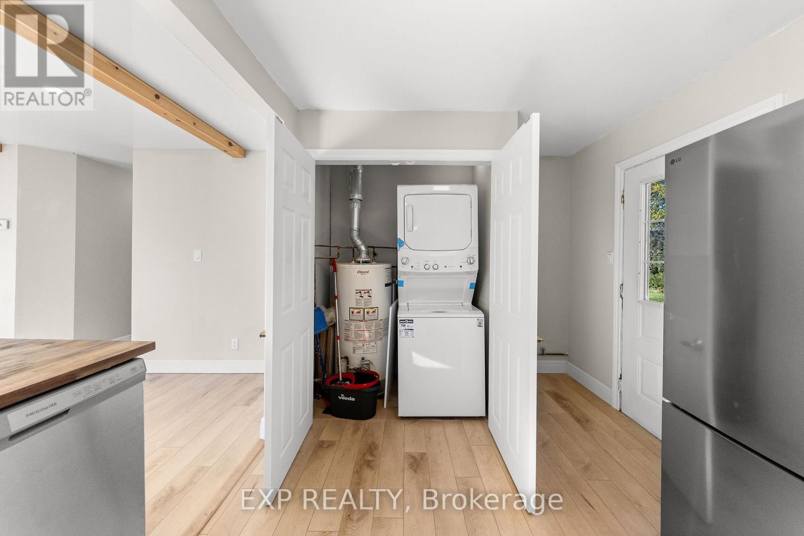 412 Windmill Point Road N Property Photo 27