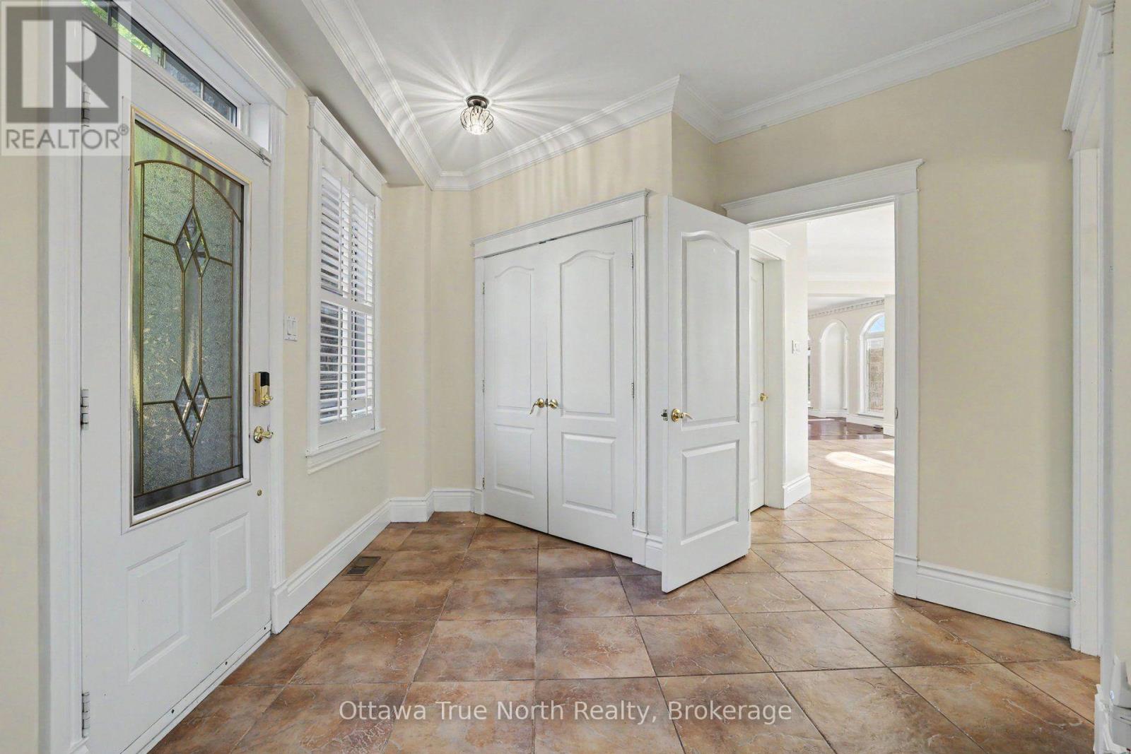 5884 Earlscourt Crescent Property Photo 23