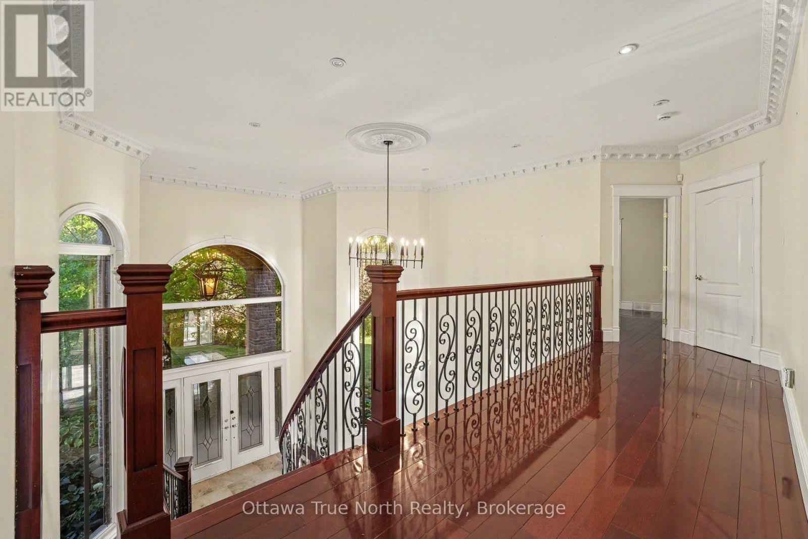 5884 Earlscourt Crescent Property Photo 24