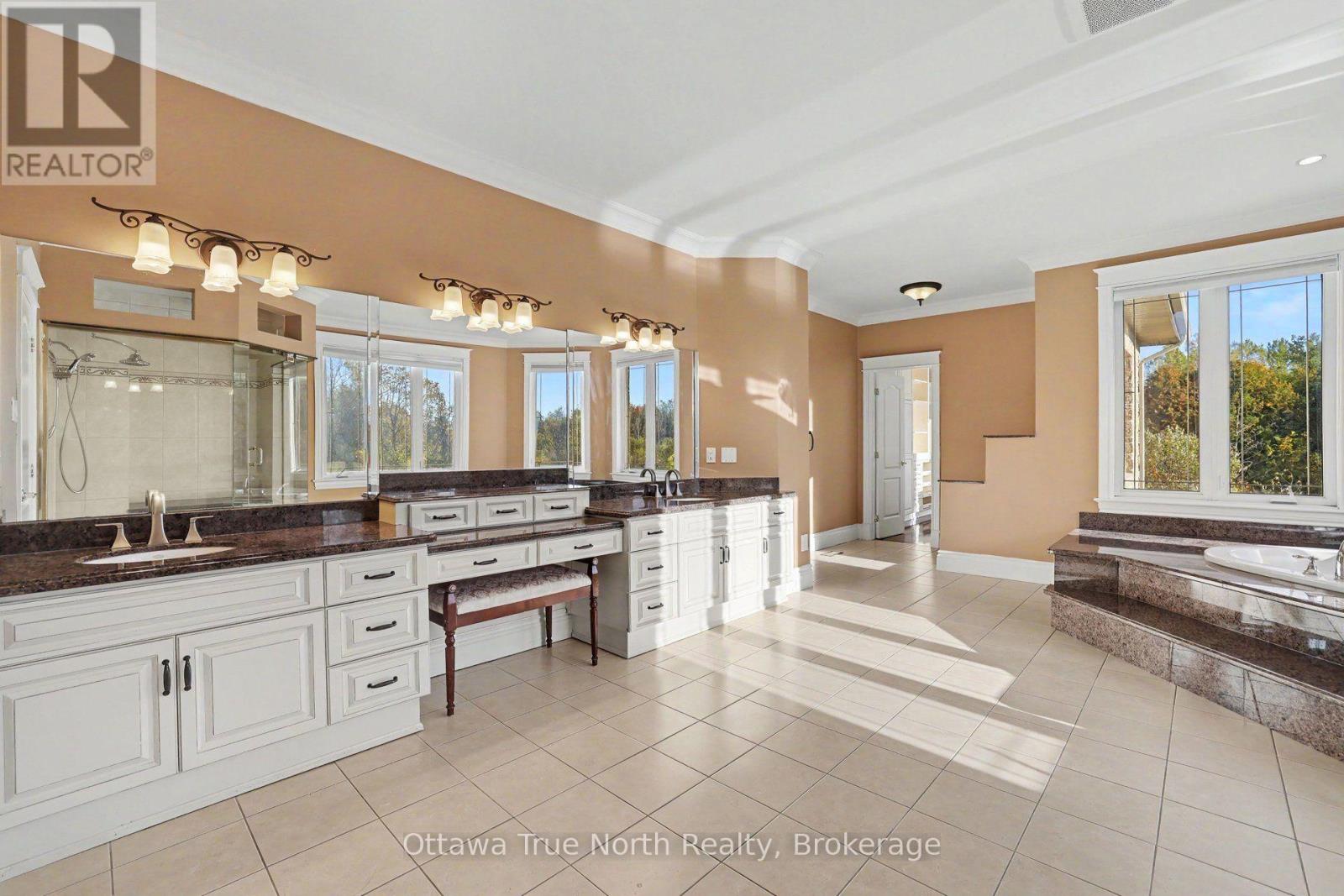 5884 Earlscourt Crescent Property Photo 27