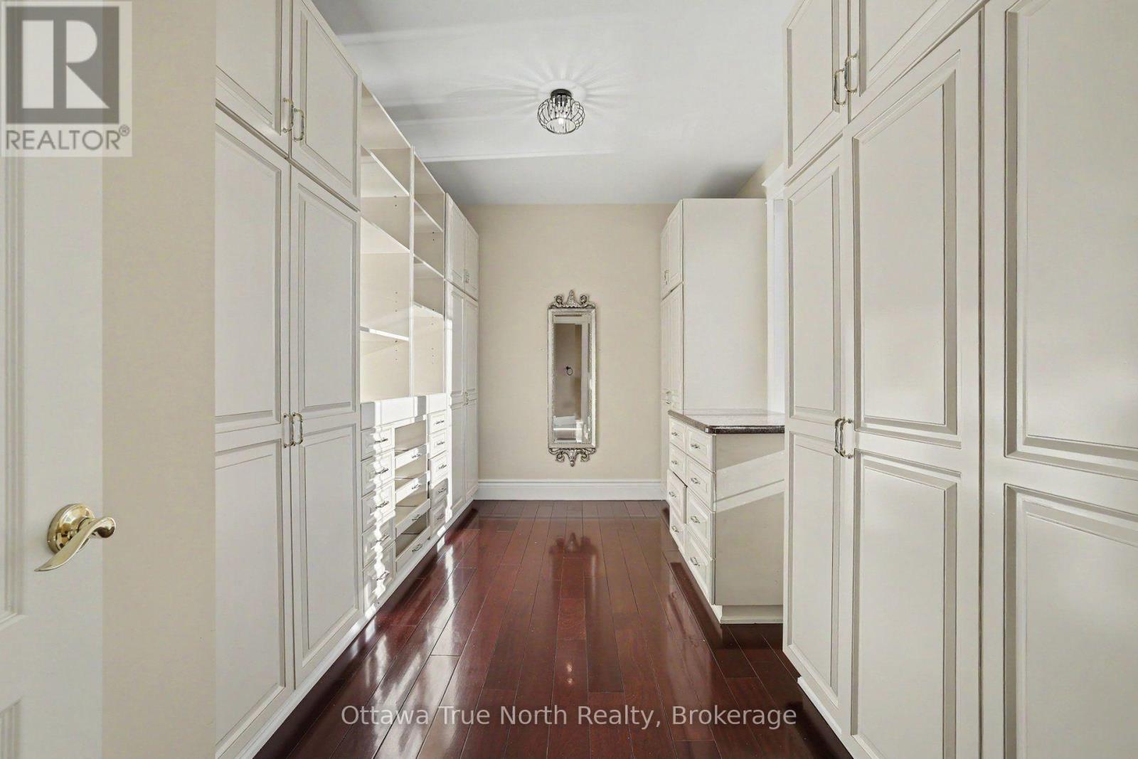 5884 Earlscourt Crescent Property Photo 31