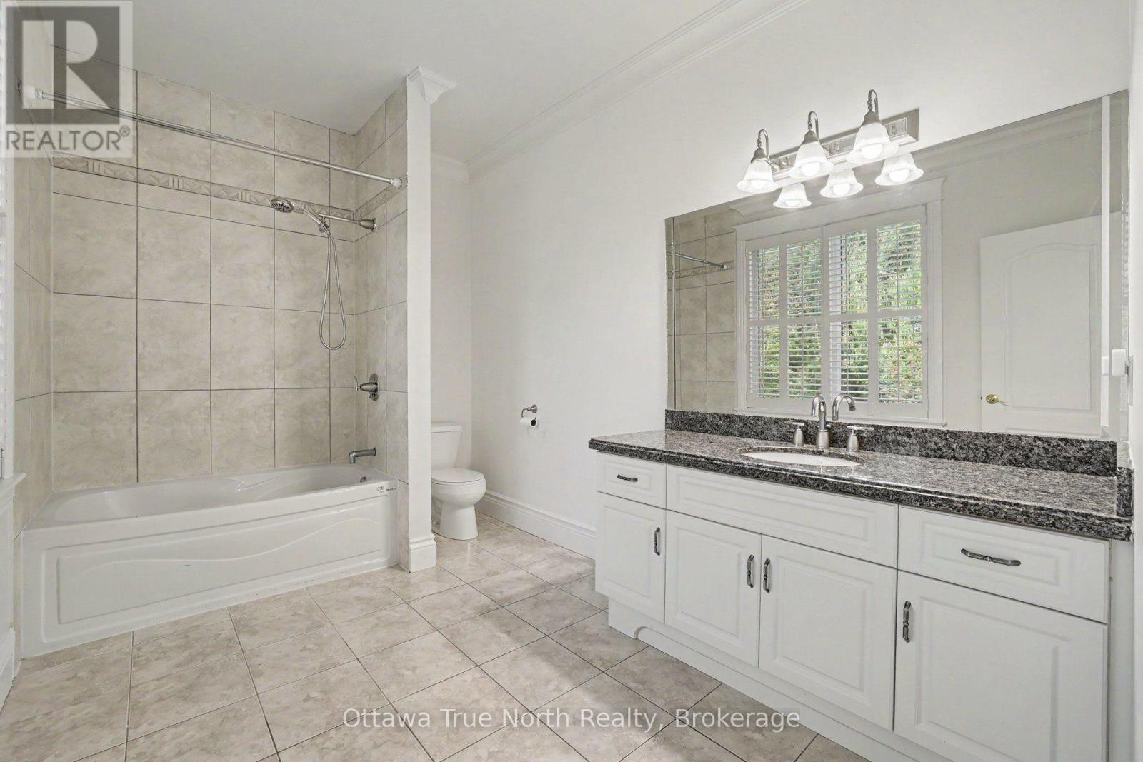 5884 Earlscourt Crescent Property Photo 35