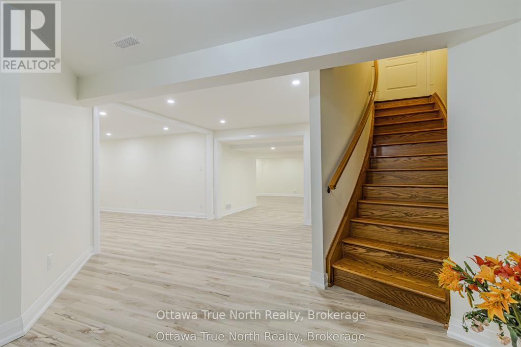 5884 Earlscourt Crescent Property Photo 37