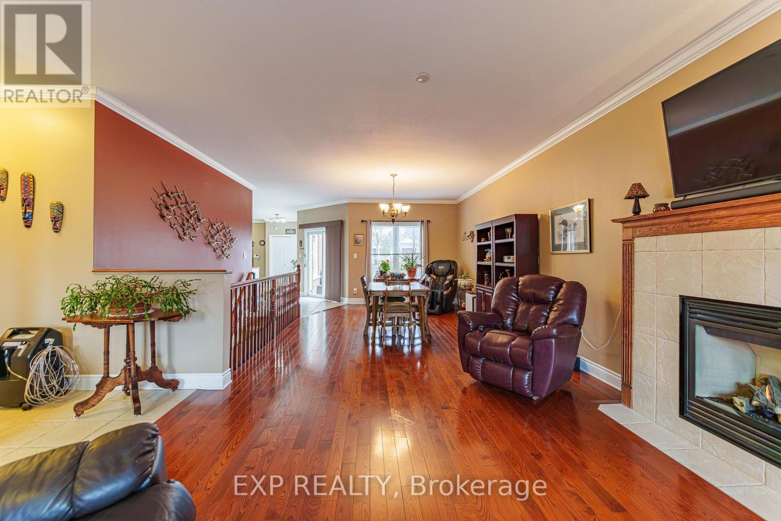 1496 Queensdale Avenue Property Photo 3