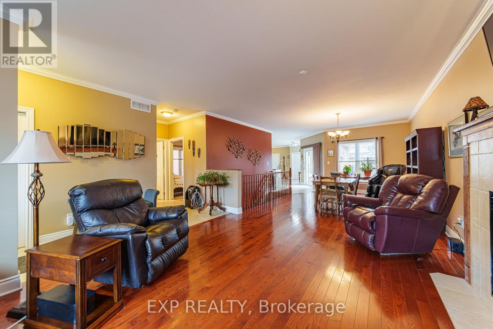 1496 Queensdale Avenue Property Photo 4