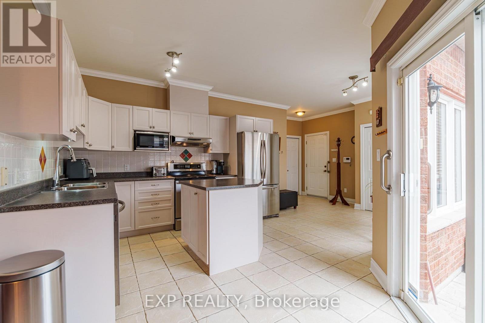 1496 Queensdale Avenue Property Photo 8