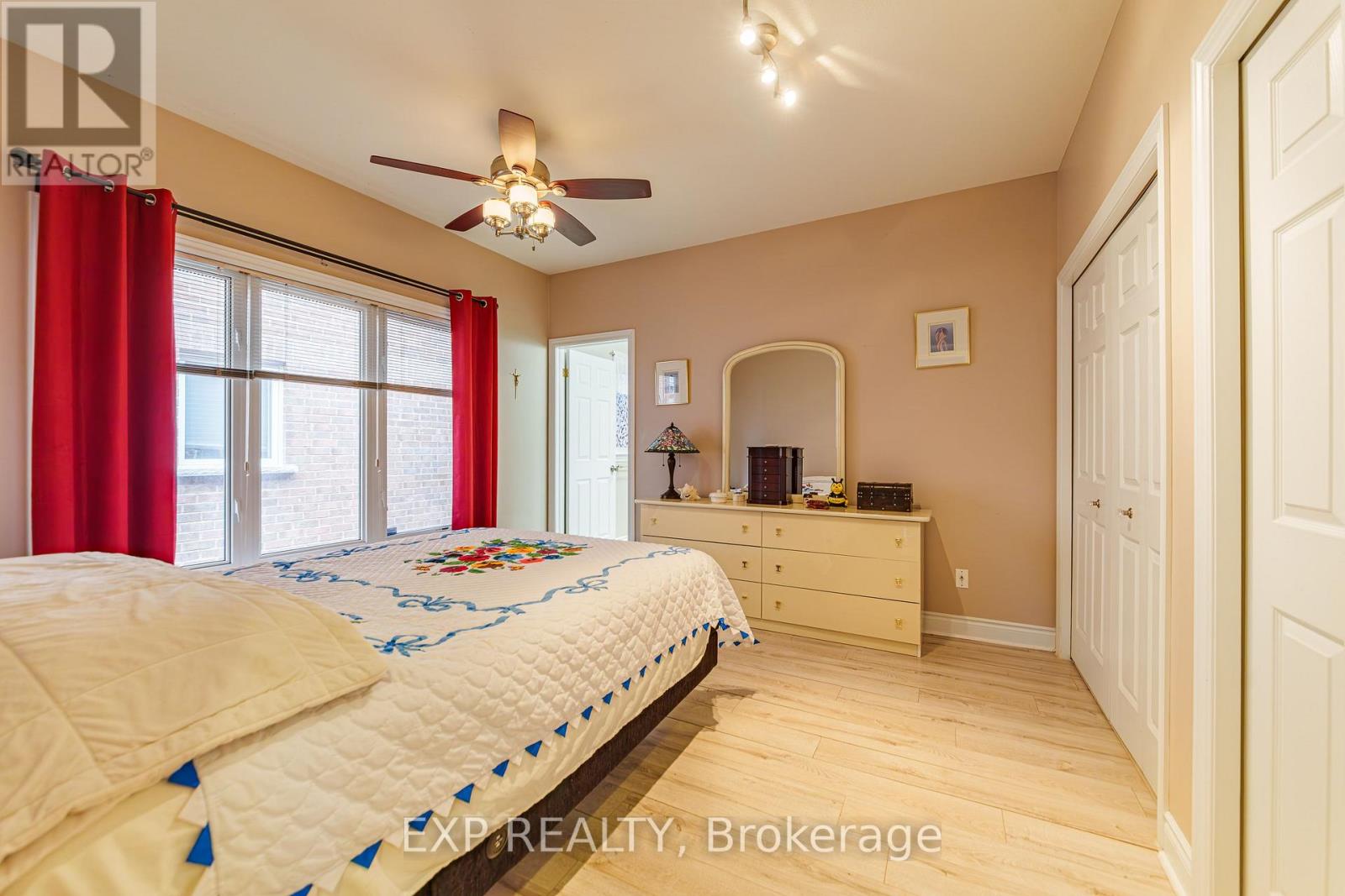 1496 Queensdale Avenue Property Photo 12
