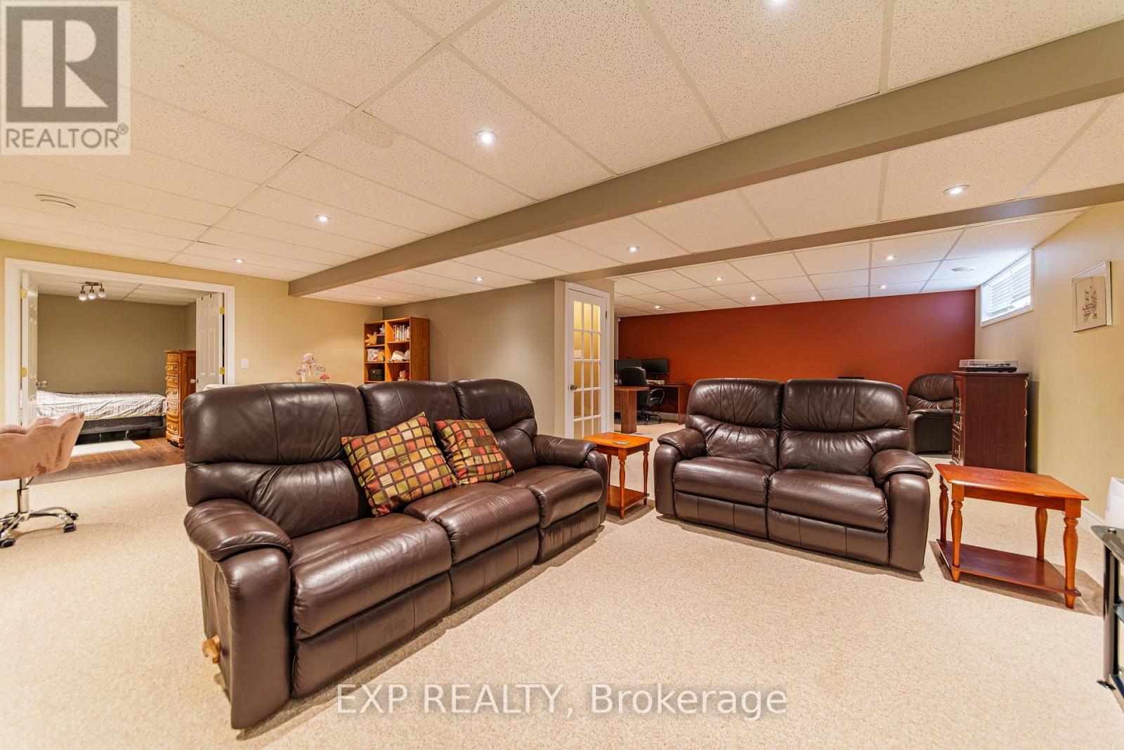 1496 Queensdale Avenue Property Photo 18